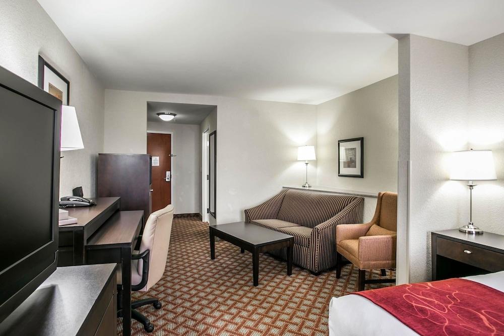 Comfort Suites Columbia Northeast - Fort Jackson Bagian luar foto