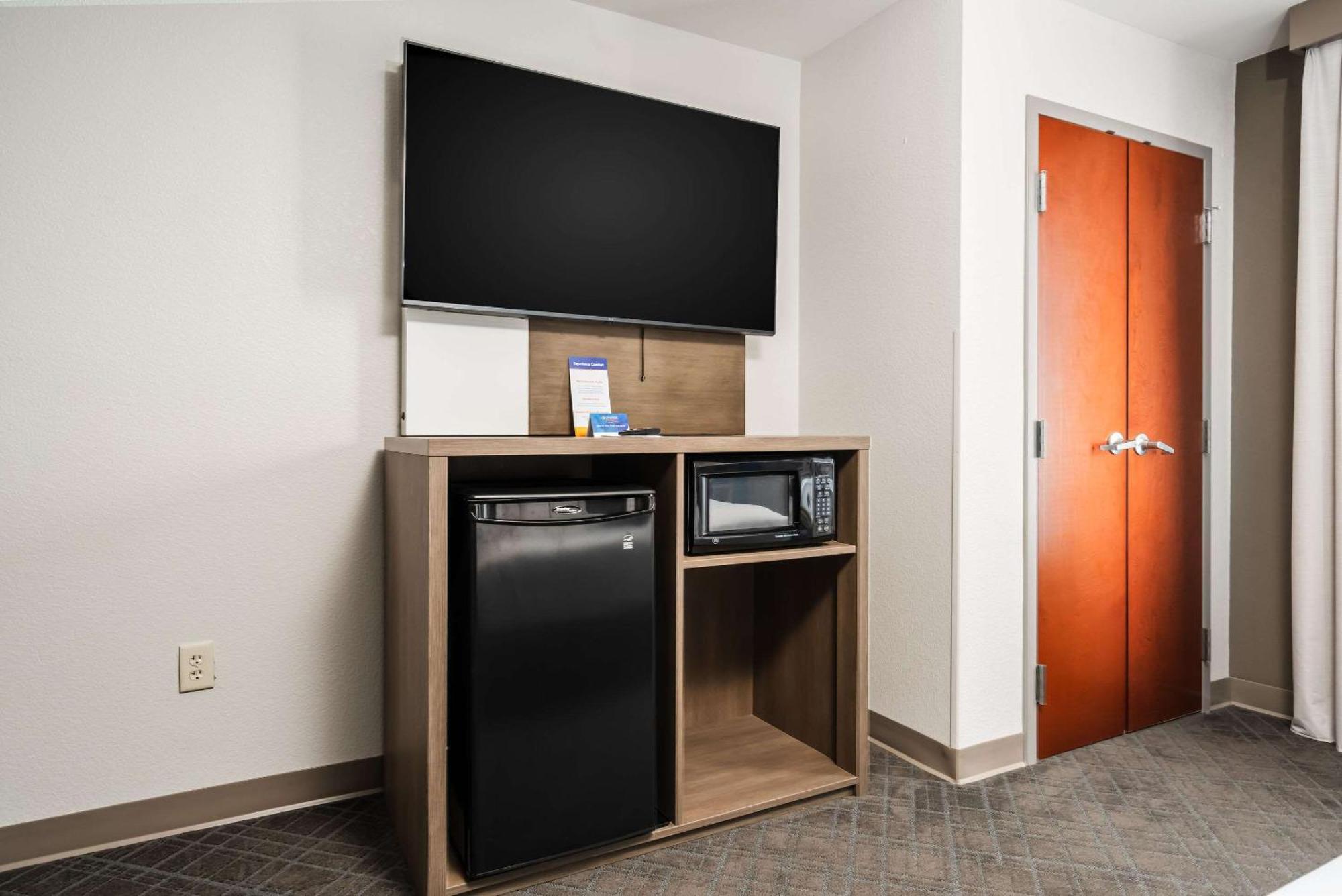 Comfort Suites Columbia Northeast - Fort Jackson Bagian luar foto