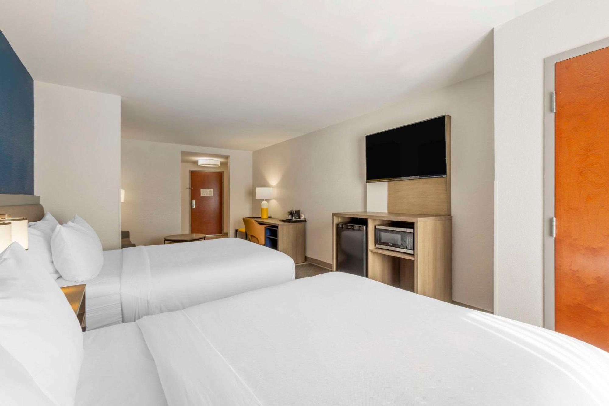 Comfort Suites Columbia Northeast - Fort Jackson Bagian luar foto
