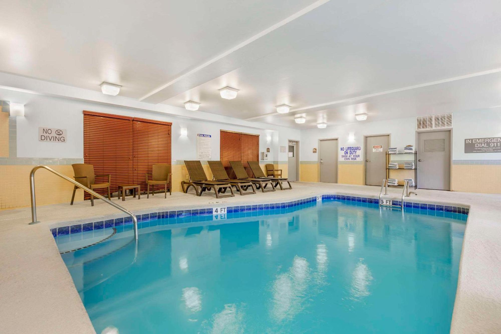 Comfort Suites Columbia Northeast - Fort Jackson Bagian luar foto