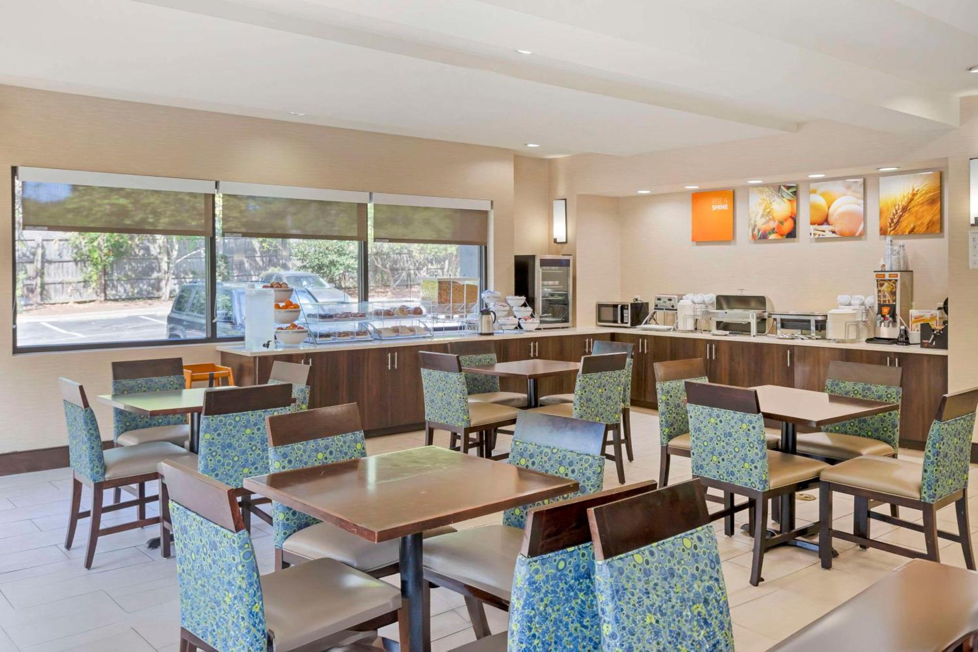Comfort Suites Columbia Northeast - Fort Jackson Bagian luar foto