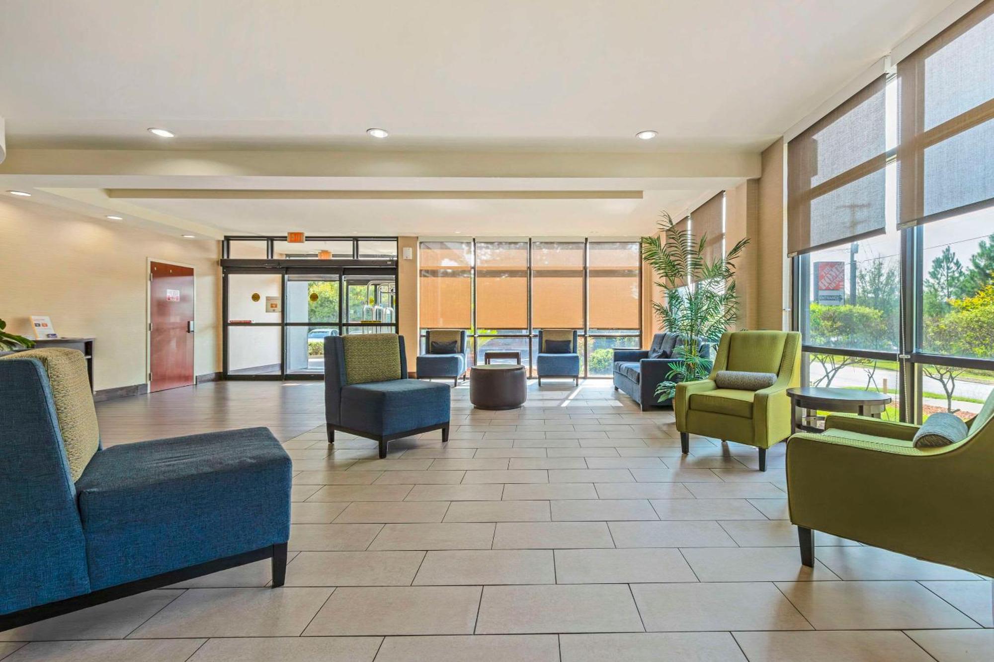 Comfort Suites Columbia Northeast - Fort Jackson Bagian luar foto