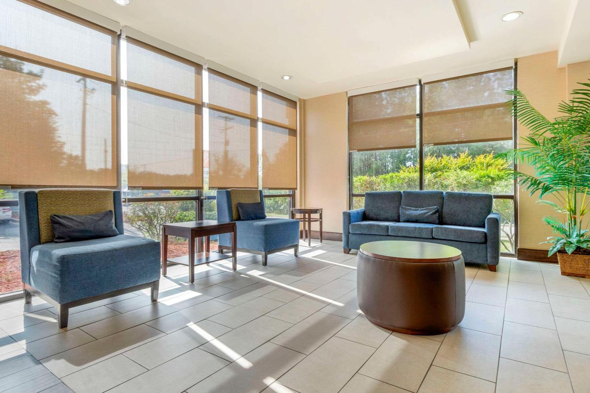 Comfort Suites Columbia Northeast - Fort Jackson Bagian luar foto