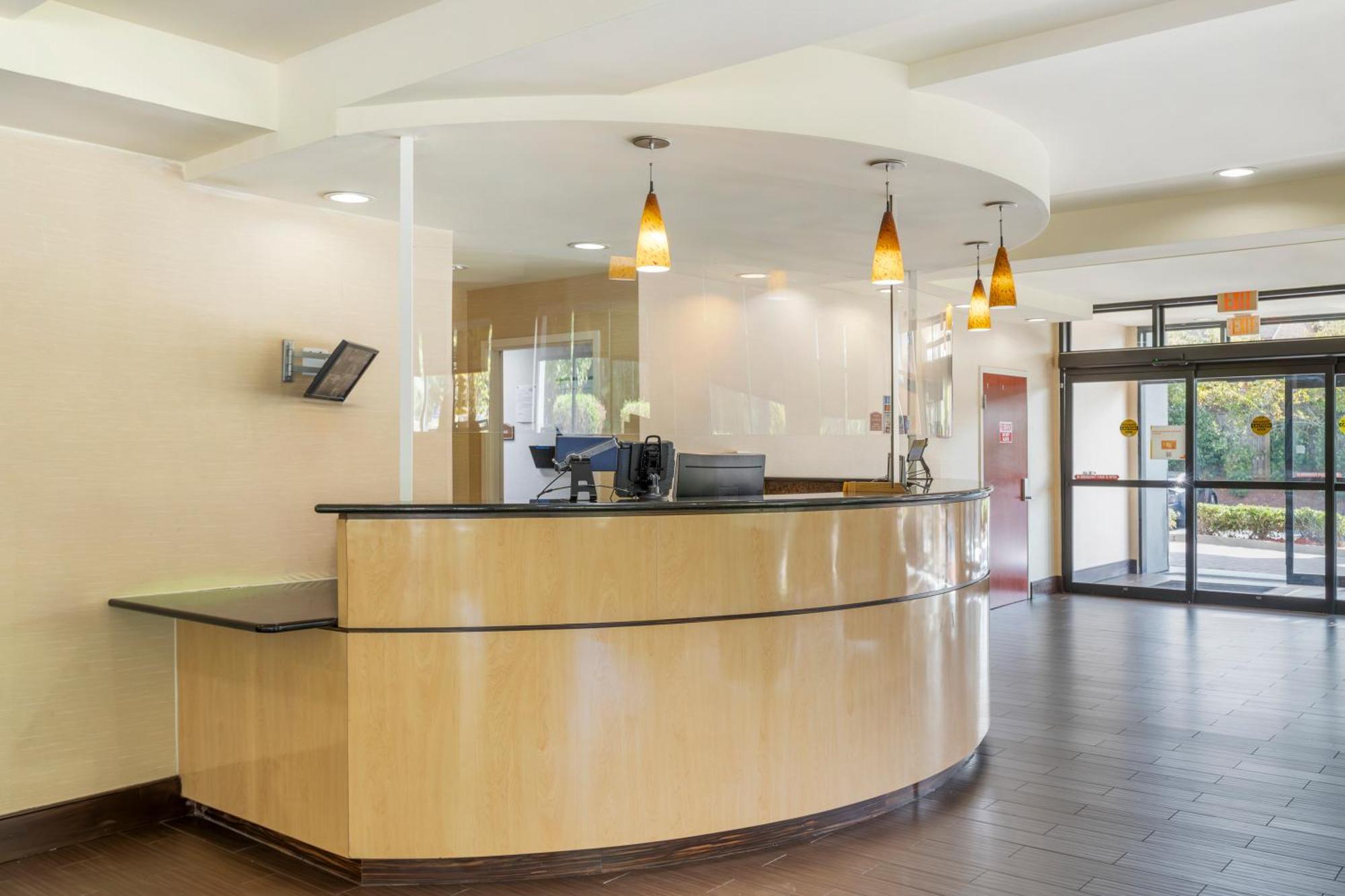 Comfort Suites Columbia Northeast - Fort Jackson Bagian luar foto