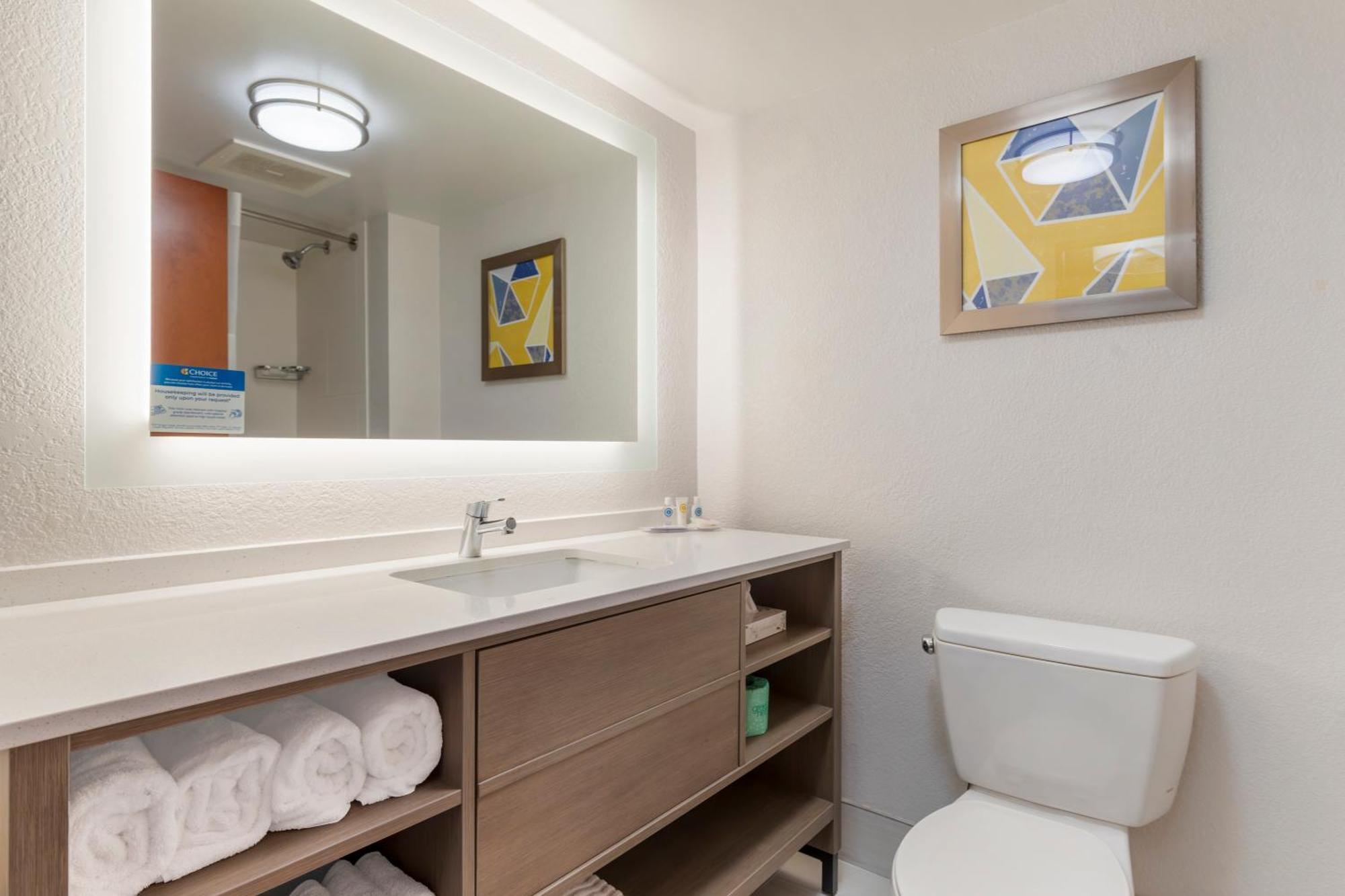 Comfort Suites Columbia Northeast - Fort Jackson Bagian luar foto